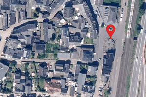 Luftbild mit Markierung für den GPS-Referenzpunkt in Kobern-Gondorf