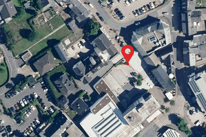 Luftbild mit Markierung für den GPS-Referenzpunkt in Daun