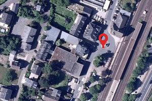 Luftbild mit Markierung für den GPS-Referenzpunkt in Karden
